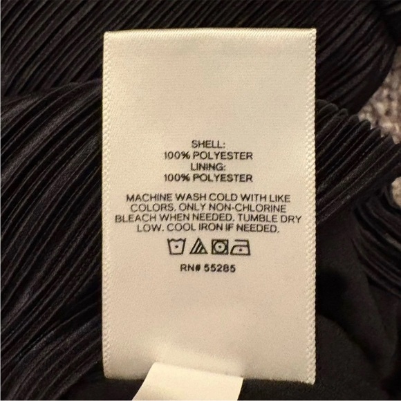 Express Women's Long Sleeve Surplice Top Size XS Black Pleated V-Neck NWT $58 - Picture 16 of 16